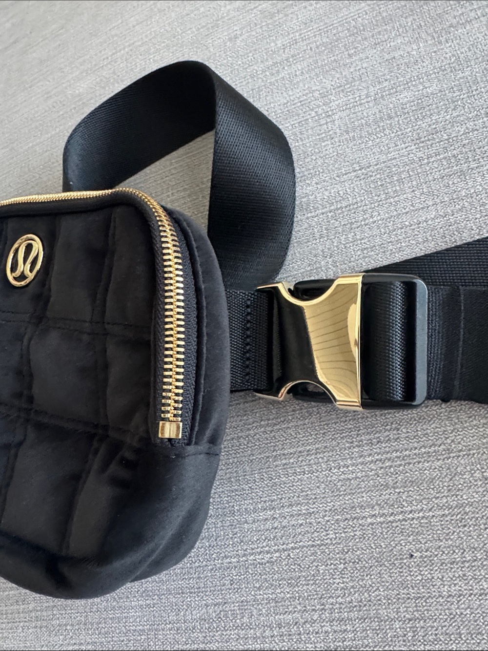 USED- Lululemon Everywhere Belt Bag 1L *Quilted Velour - Picture 3 of 3